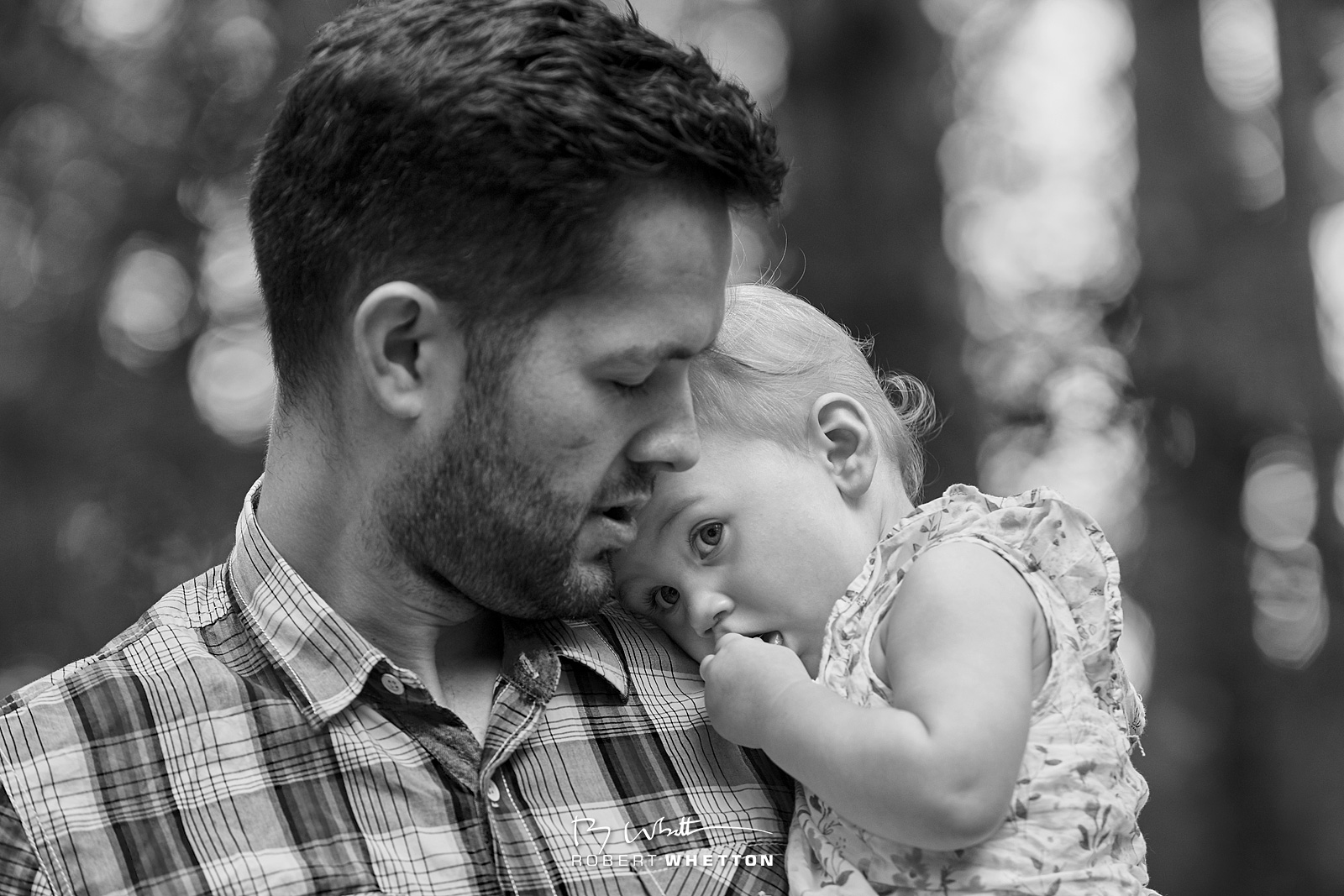 IMAGE: https://photographs.rjwhetton.co.uk/forums/Beth-Ben-and-Eve-Aug-19-143627-0717-7D-Mark-II.jpg