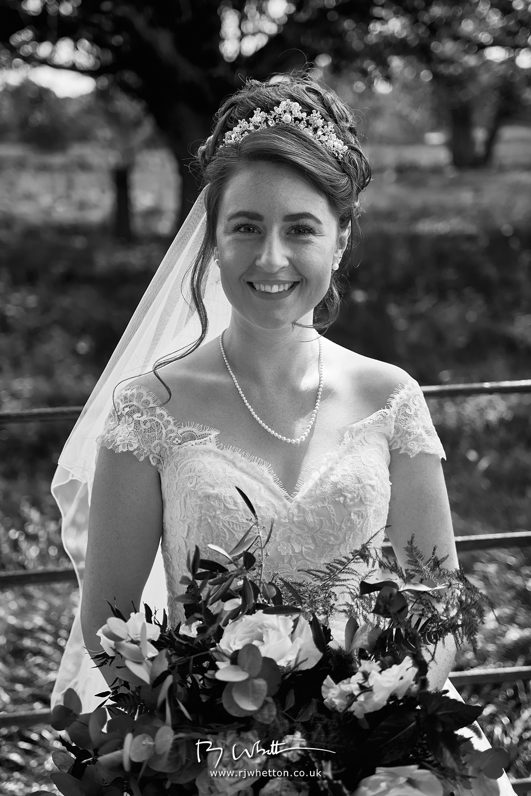 IMAGE: https://photographs.rjwhetton.co.uk/forums/Jade-Danni-Wedding-2-May-21-134833-2730-X-T4.jpg