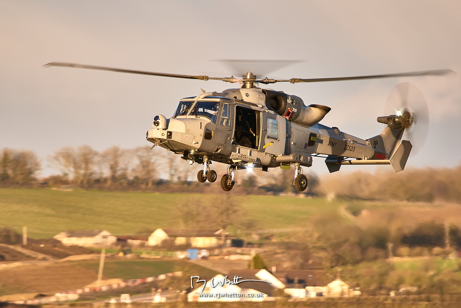 IMAGE: https://photographs.rjwhetton.co.uk/forums/Lynx-7A-Feb-22-165404-3636-X-H2S.jpg